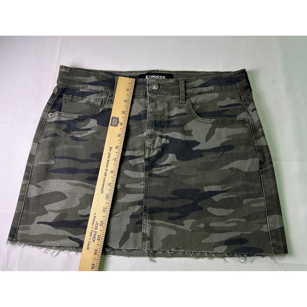 Express Camo Denim Mini Skirt Women Sz 6 Raw Hem Stretch Retro Y2K Cargo Utility - Picture 7 of 7